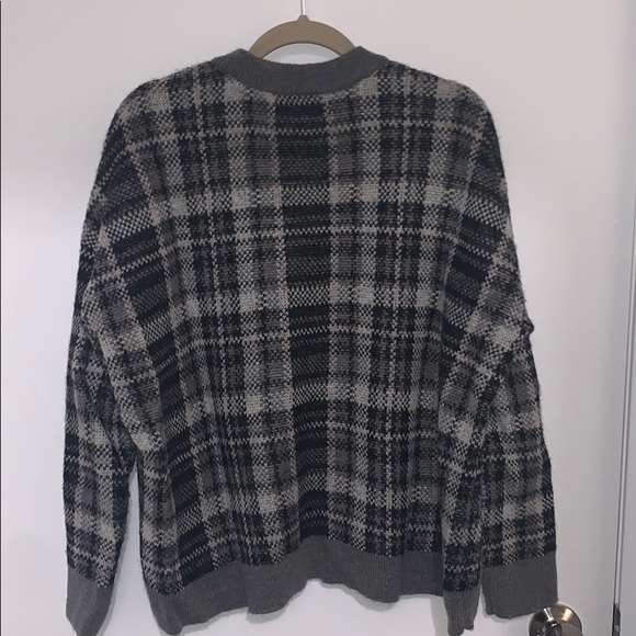 Banana Republic Oversized Sweater - Picture 2 of 4